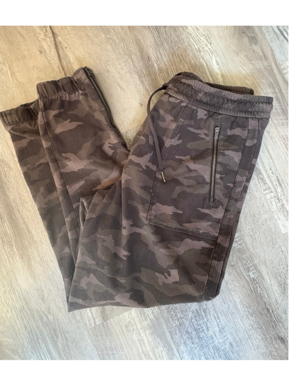 Athleta Farallon Camo Jogger Pants Size 12
